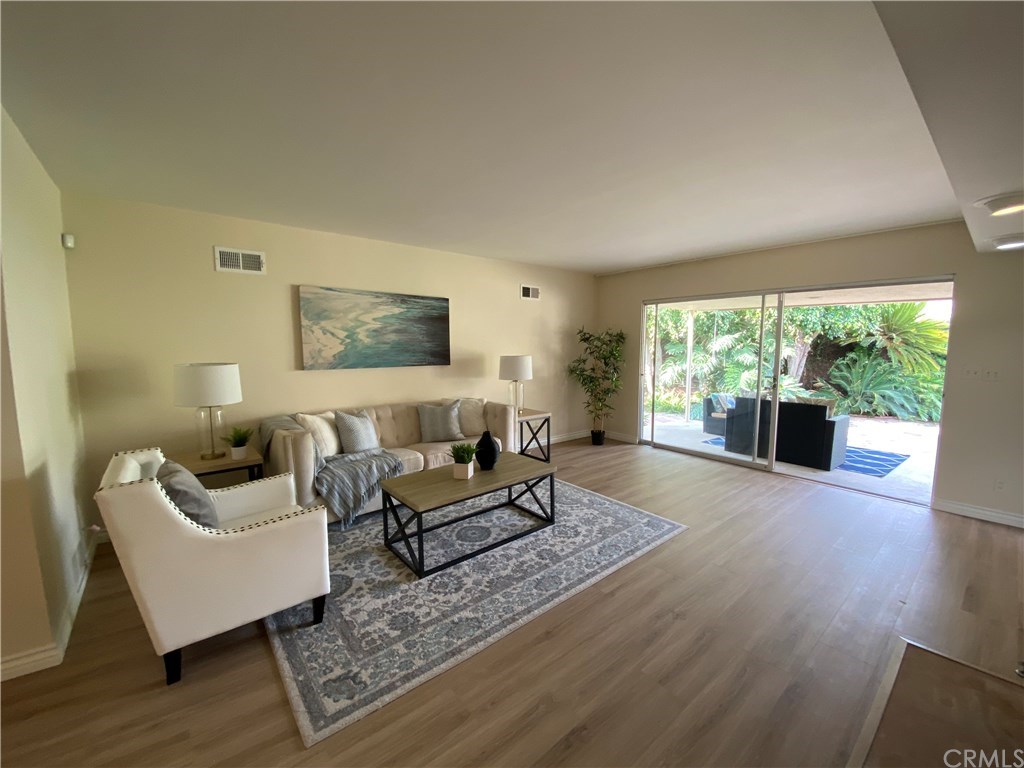 9727 Bellder Drive Downey, CA 90240 - Photo 5 of 41 Living room