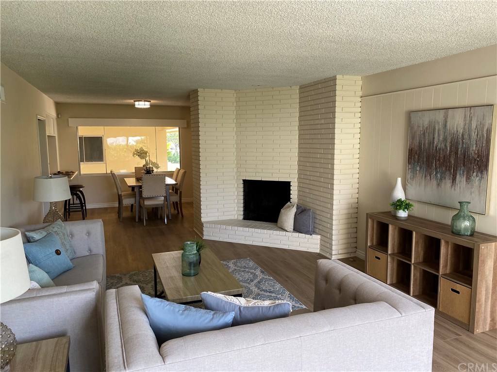 9727 Bellder Drive Downey, CA 90240 - Photo 10 of 41 Family room / dining room