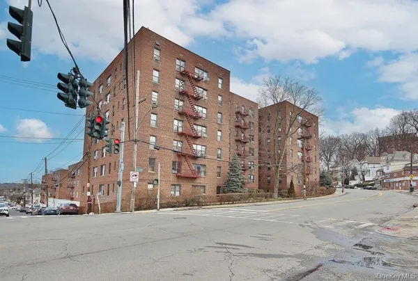 $255,000 | 95 Sedgwick Avenue, Unit 4E, Yonkers, NY 10705