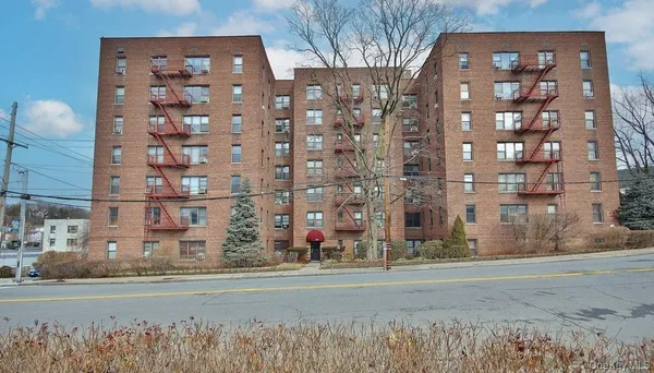 $255,000 | 95 Sedgwick Avenue, Unit 4E, Yonkers, NY 10705