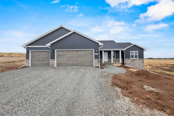 $589,900 | W225 Sunset View Circle, Kaukauna, WI 54130