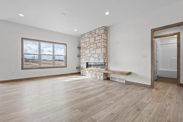 $589,900 | W225 Sunset View Circle, Kaukauna, WI 54130