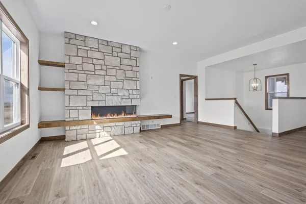 $589,900 | W225 Sunset View Circle, Kaukauna, WI 54130