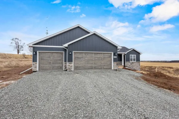 $589,900 | W225 Sunset View Circle, Kaukauna, WI 54130