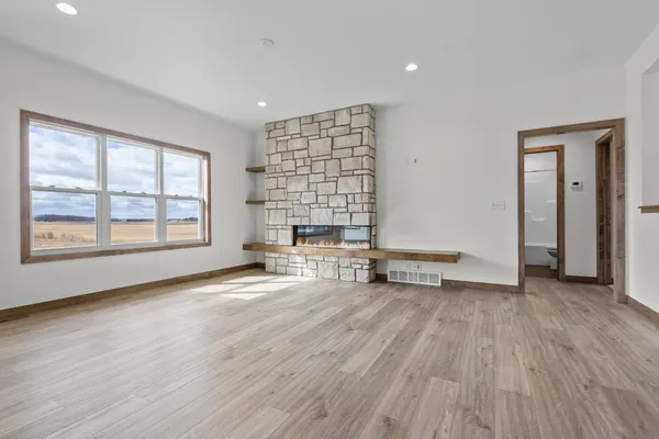 $589,900 | W225 Sunset View Circle, Kaukauna, WI 54130