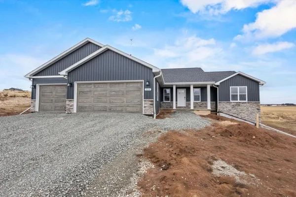 $589,900 | W225 Sunset View Circle, Kaukauna, WI 54130