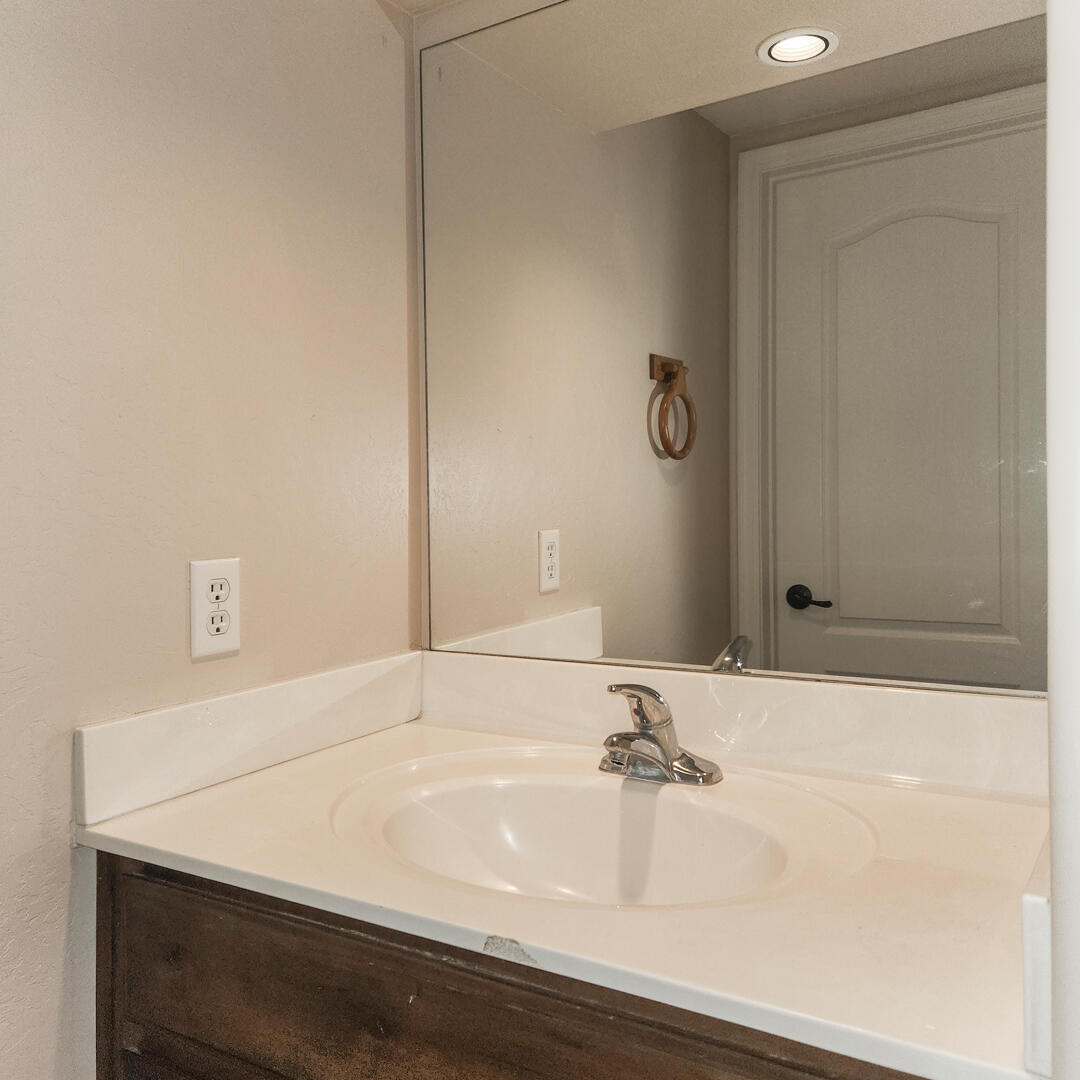 308 West Frontier Street, Unit D Payson, AZ 85541 - Photo 8 of 35 022.jpg