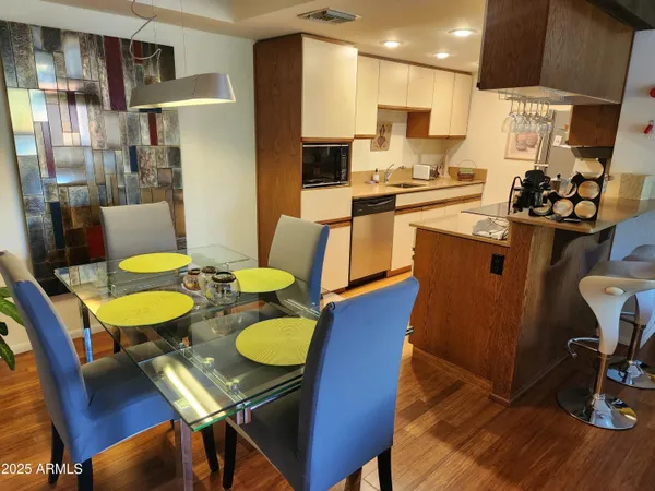 $2,100 | 7557 North Dreamy Draw Drive, Unit 273, Phoenix, AZ 85020