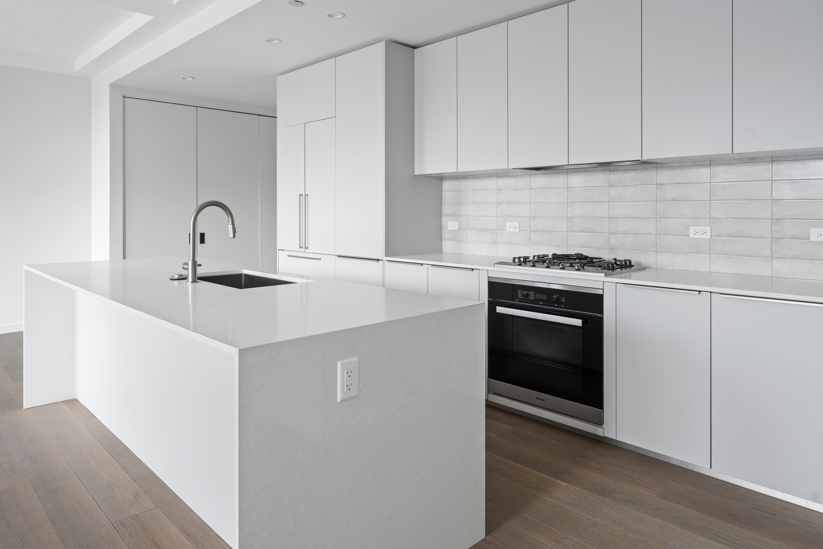 15 North Elizabeth Street, Unit 201 Chicago, IL 60607 - Photo 6 of 13