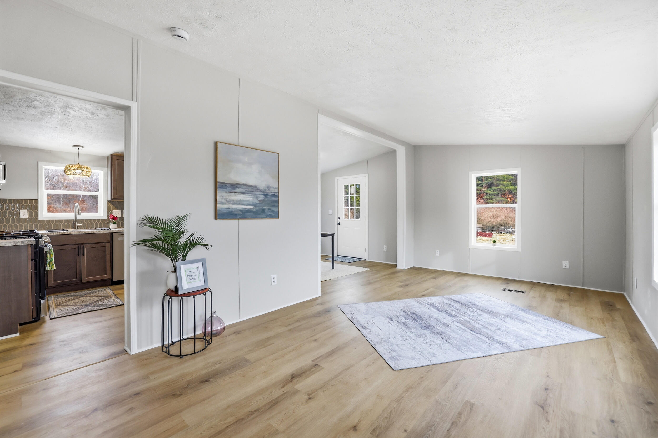 7939 e moore rd-010