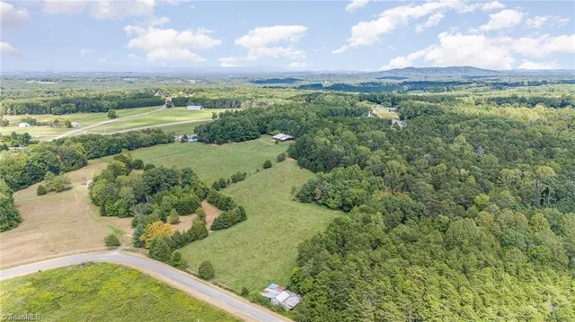 $690,000 | 3607 North Carolina Highway 268, Pilot Mountain, NC 27041