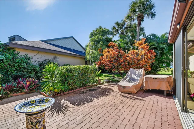 $334,000 | 6750 Versailles Court, Lake Worth, FL 33467