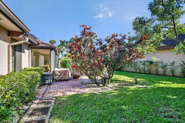 $334,000 | 6750 Versailles Court, Lake Worth, FL 33467