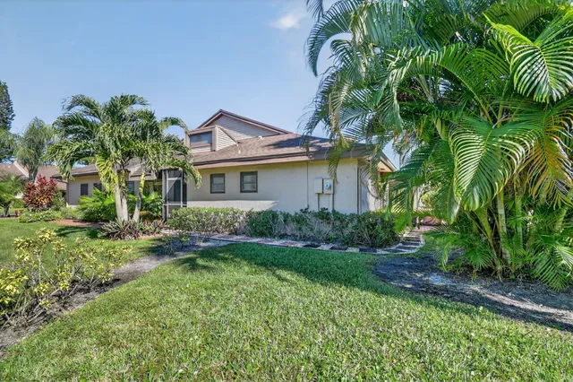 $334,000 | 6750 Versailles Court, Lake Worth, FL 33467