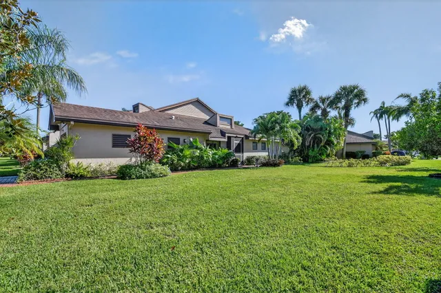 $334,000 | 6750 Versailles Court, Lake Worth, FL 33467
