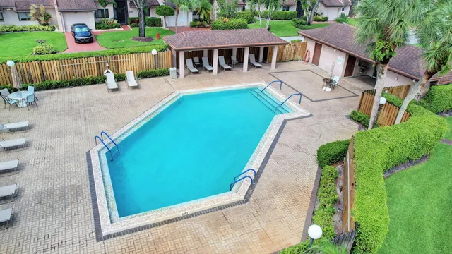 $334,000 | 6750 Versailles Court, Lake Worth, FL 33467