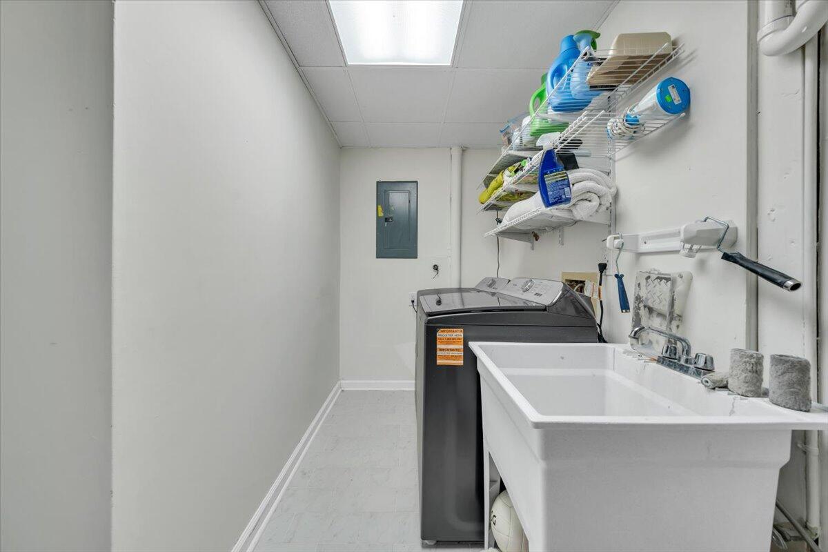 7851 Cedar Edge Road Roanoke, VA 24018 - Photo 29 of 44 a bathroom with a sink a vanity and mirror