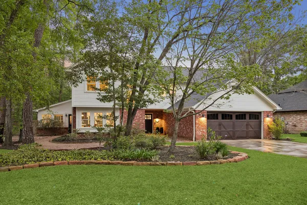 $1,125,000 | 10 Starviolet Street, The Woodlands, TX 77380