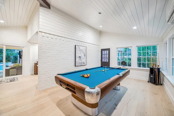 $1,125,000 | 10 Starviolet Street, The Woodlands, TX 77380