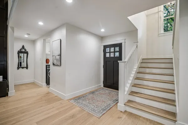 $1,125,000 | 10 Starviolet Street, The Woodlands, TX 77380