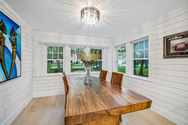 $1,125,000 | 10 Starviolet Street, The Woodlands, TX 77380