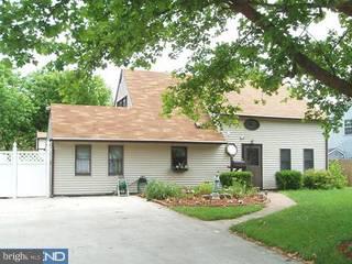 48 Rambler Lane Levittown, PA 19055 - Photo 1 of 6