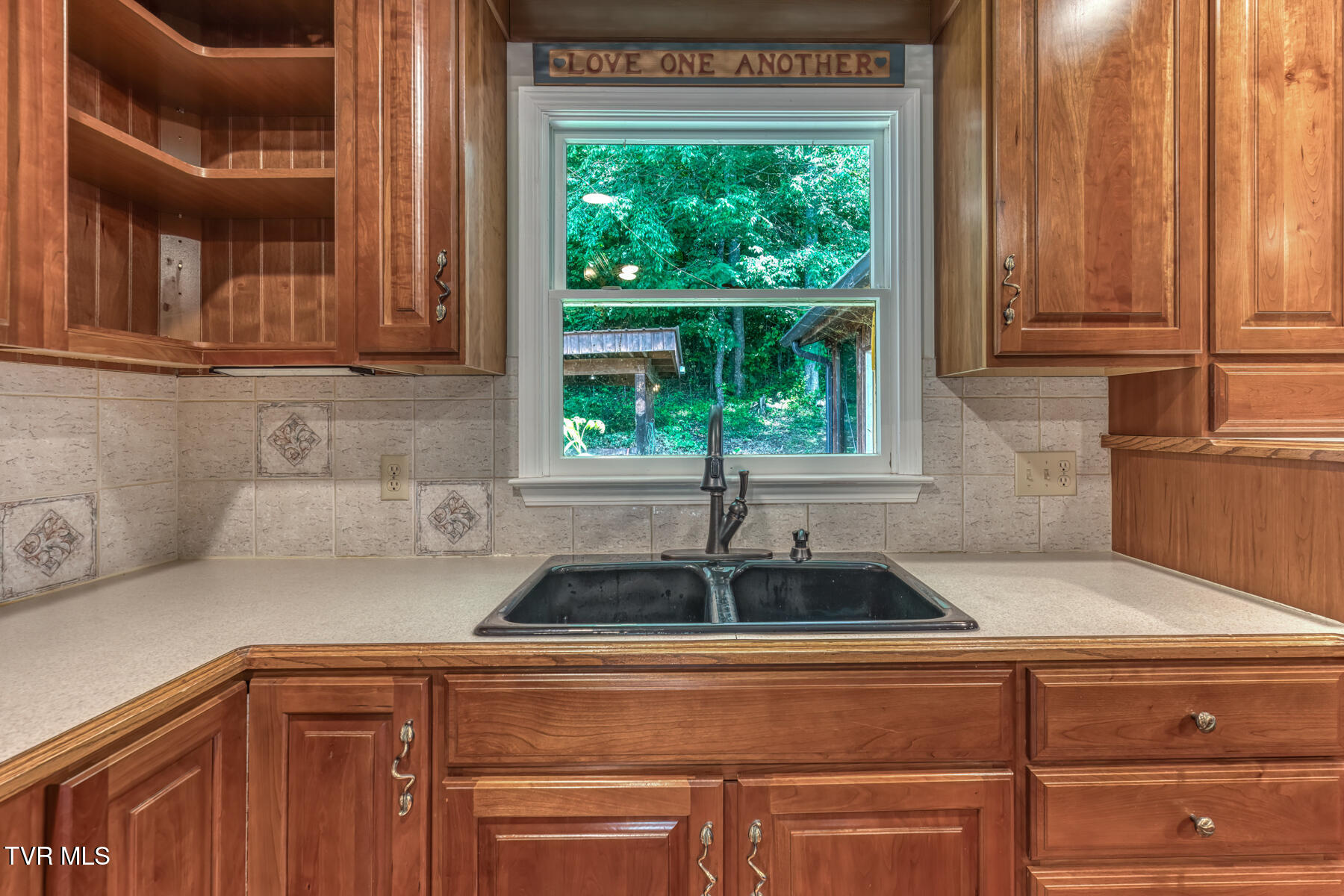 429 Hidden Valley Road Kingsport, TN 37663 - Photo 24 of 71 429 Hidden Valley Rd-23