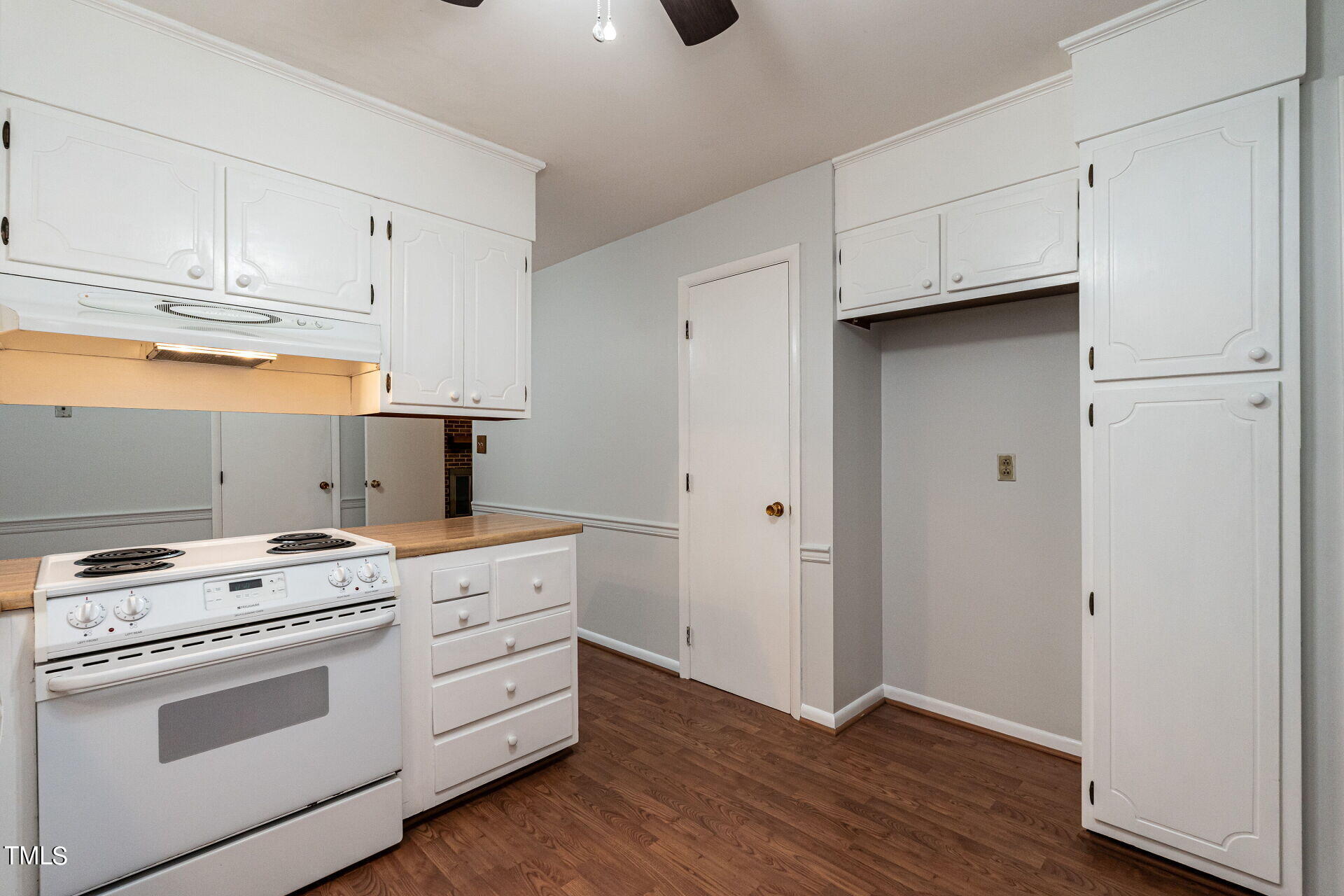 4713 Latimer Road Raleigh, NC 27609 - Photo 16 of 34 Kitchen