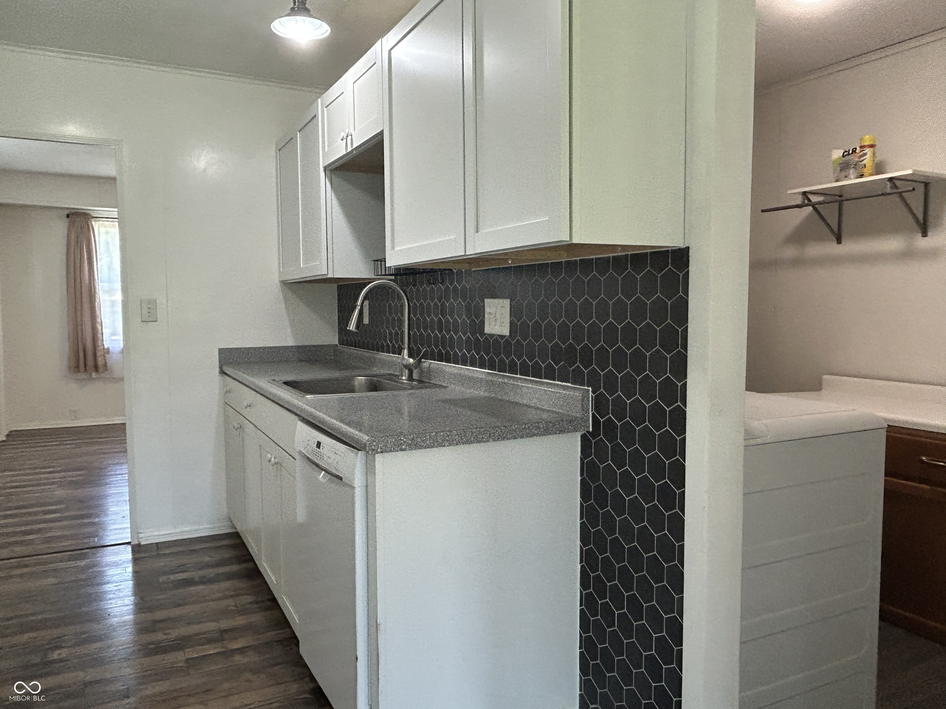 515 South Broadway Street Pendleton, IN 46064 - Photo 12 of 37