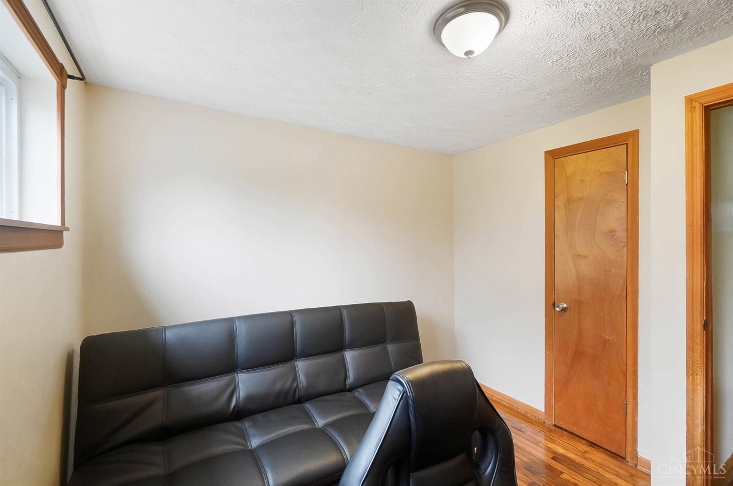 6647 Schweitzerhoff Road Cincinnati, OH 45247 - Photo 16 of 23