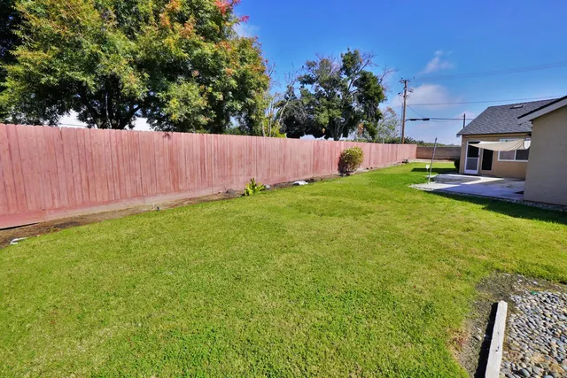 $413,000 | 3215 Holly Court, Hanford, CA 93230