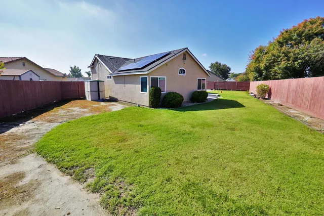 $413,000 | 3215 Holly Court, Hanford, CA 93230