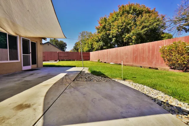 $413,000 | 3215 Holly Court, Hanford, CA 93230