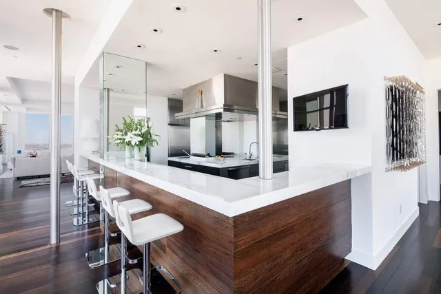 $9,450,000 | 845 United Nations Plaza, Unit 81AD | Midtown East