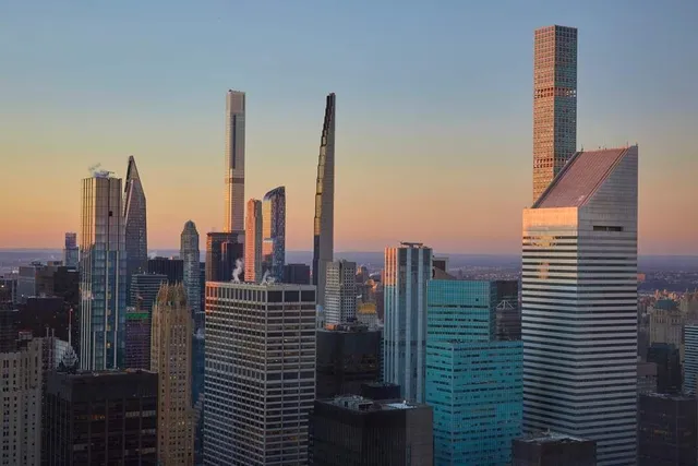 $9,450,000 | 845 United Nations Plaza, Unit 81AD | Midtown East