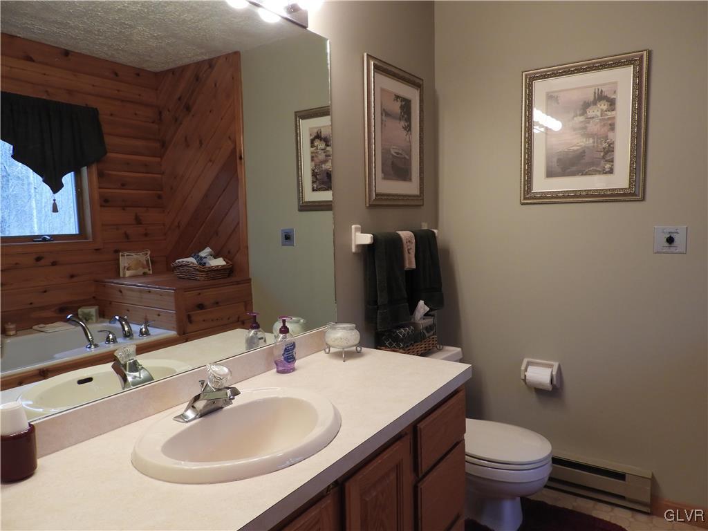2131 Blue Ox Road Pocono Pines, PA 18350 - Photo 16 of 46 Gallery Image 16