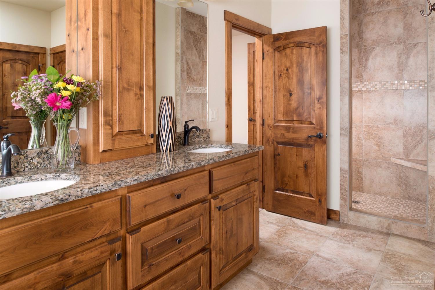 293 Sable Rock Loop Bend, OR 97707 - Photo 19 of 25 Gallery Image 19