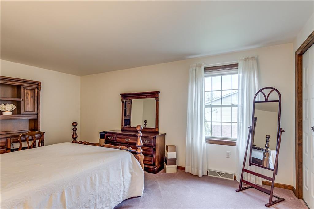 201 Calvin Drive McKees Rocks, PA 15136 - Photo 17 of 22 View of the third bedroom