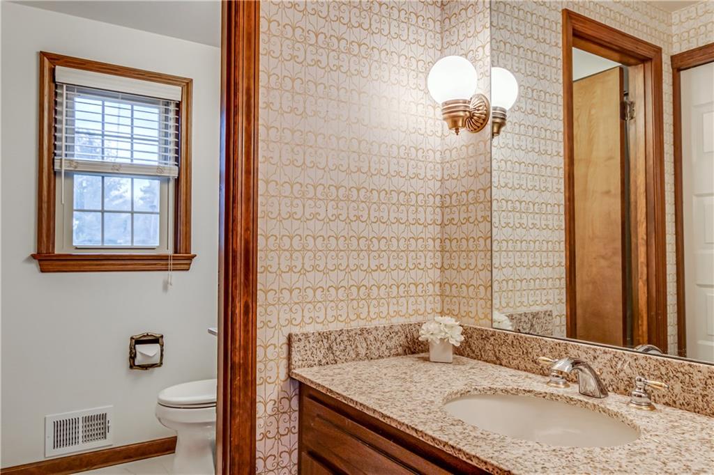 201 Calvin Drive McKees Rocks, PA 15136 - Photo 19 of 22 View of the upstairs full bath