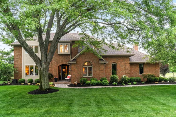 $825,000 | 8602 Davington Drive, Dublin, OH 43017