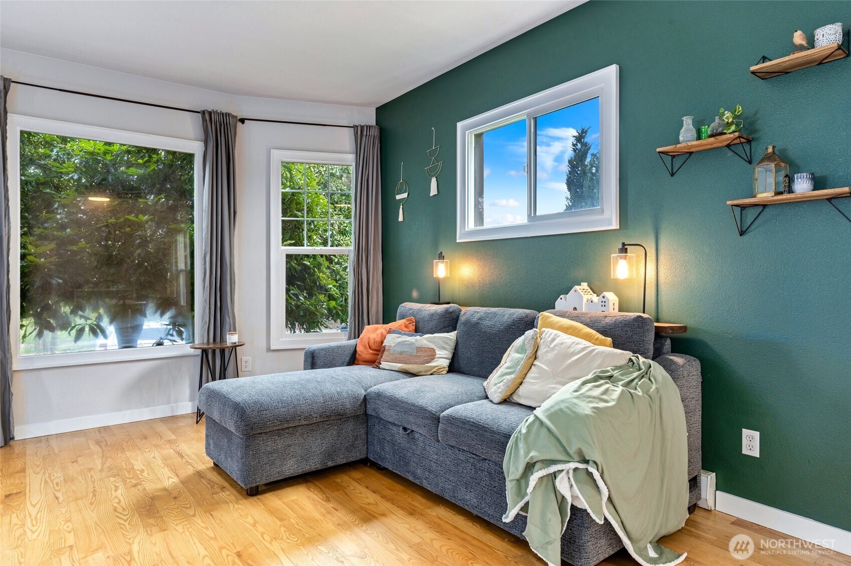 2418 Chestnut Street Everett, WA 98201 - Photo 5 of 34