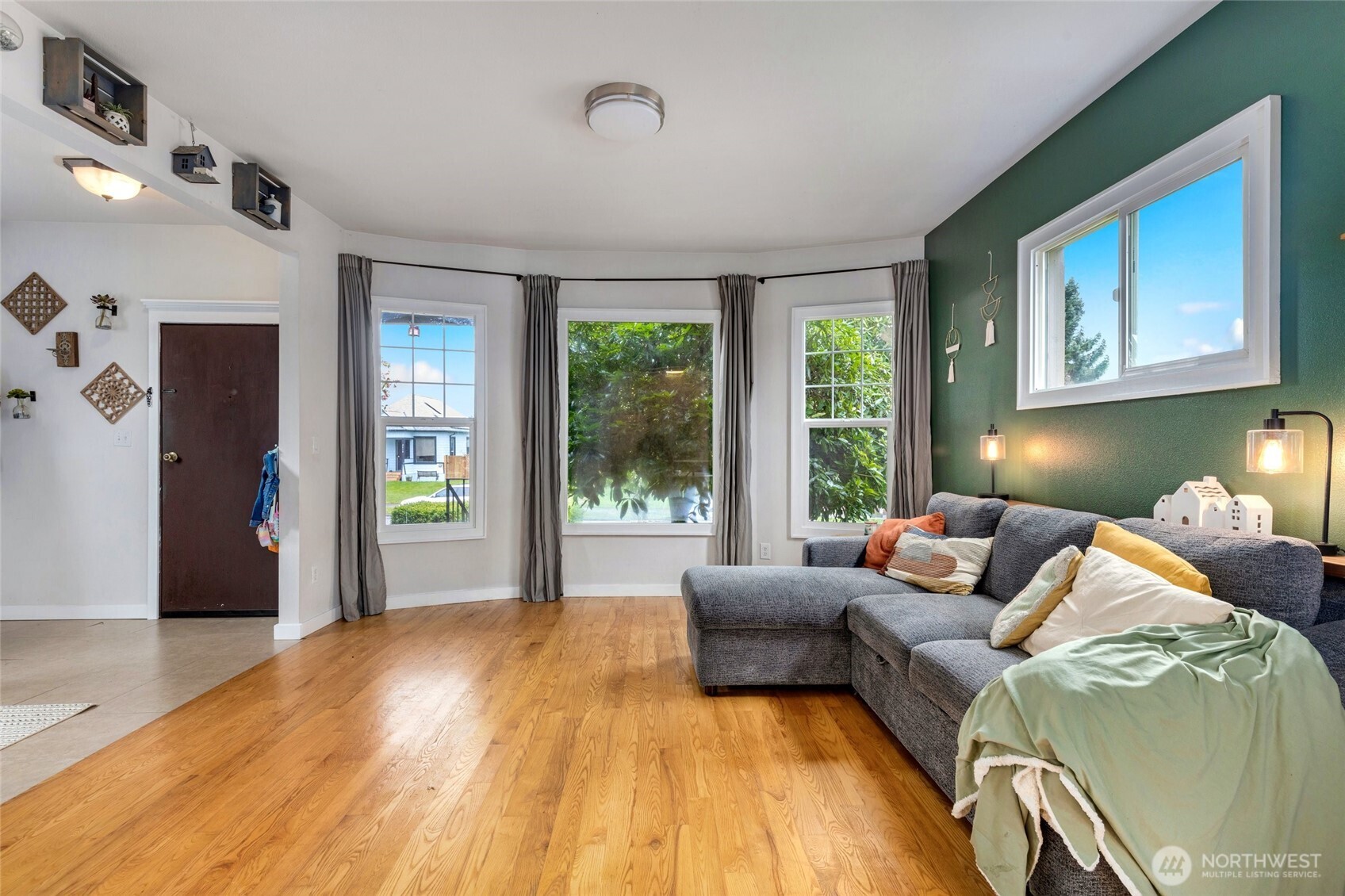 2418 Chestnut Street Everett, WA 98201 - Photo 6 of 34