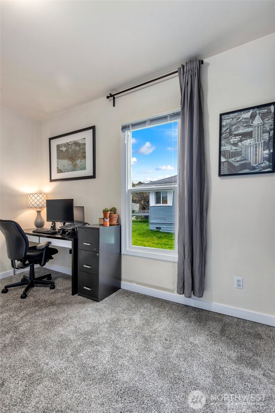 2418 Chestnut Street Everett, WA 98201 - Photo 10 of 34