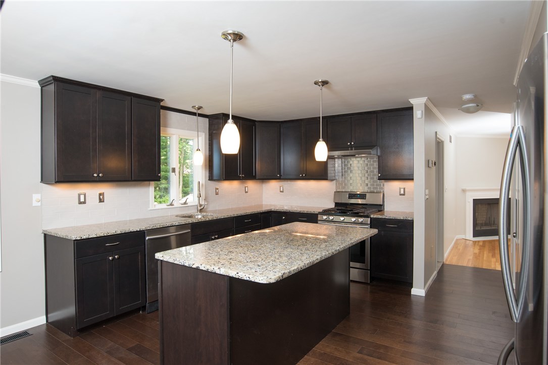 27 Basil Crossing Cranston, RI 02921 - Photo 7 of 28 Gallery Image 7