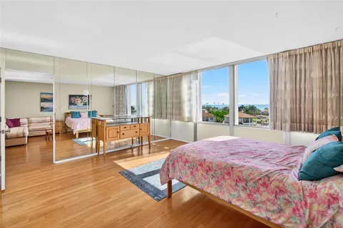$450,000 | 1365 Snell Isle Boulevard Northeast, Unit 6A, St. Petersburg, FL 33704