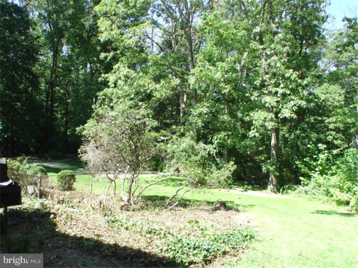 265 Tylers Mill Road Sewell, NJ 08080 - Photo 4 of 18 Side Yard