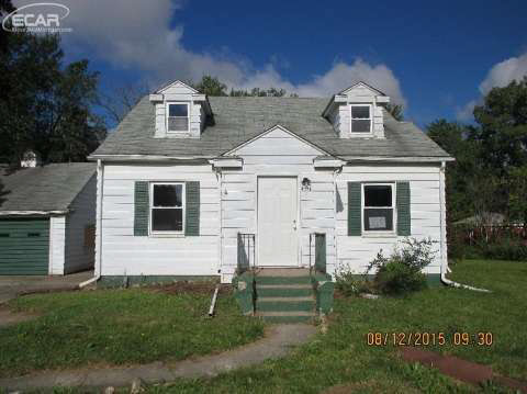 4314 South Center Road Burton, MI 48519 - Photo 2 of 26 20447072-1.JPG