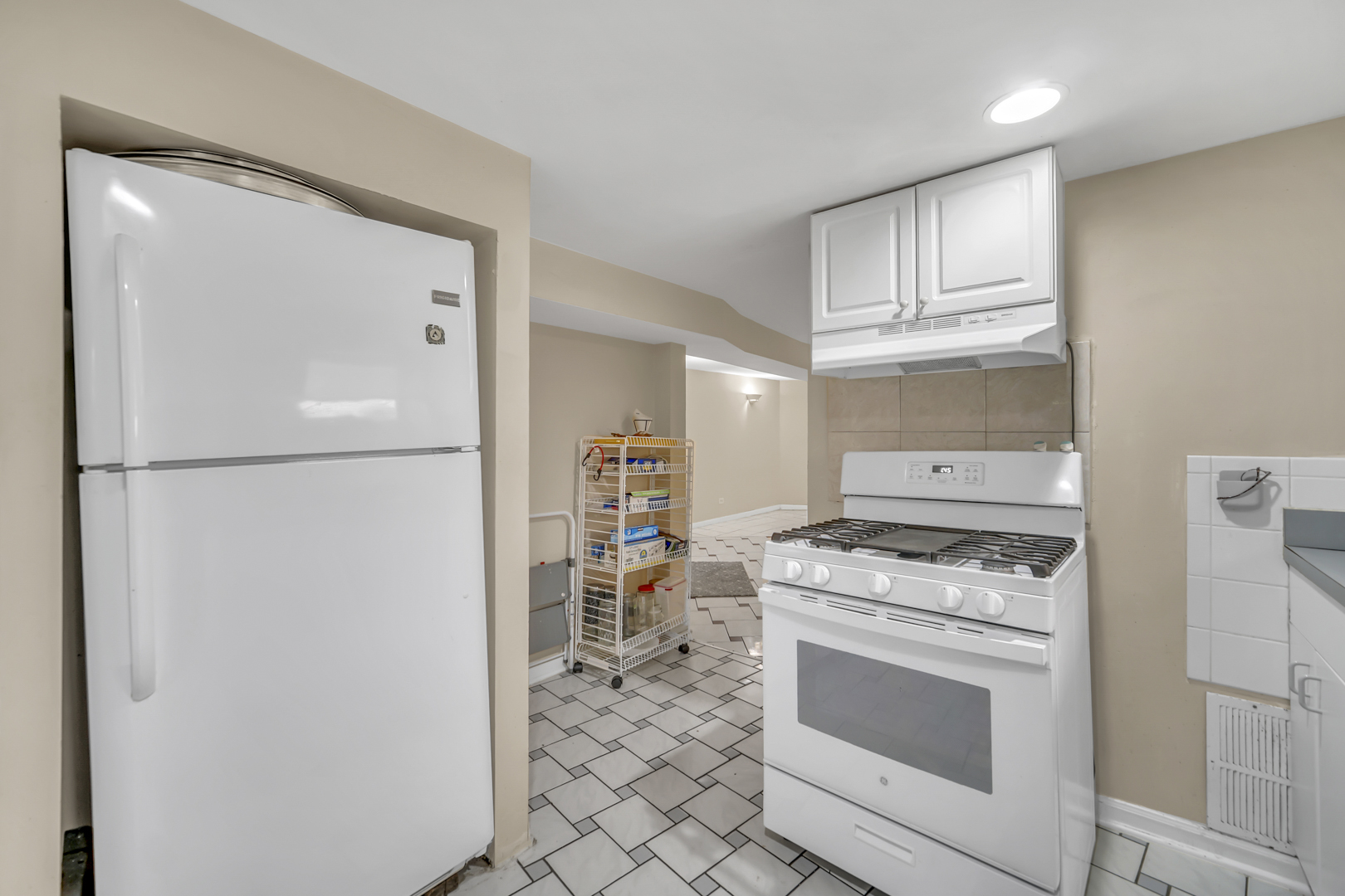 3331 North Rutherford Avenue Chicago, IL 60634 - Photo 26 of 42 Gallery Image 26