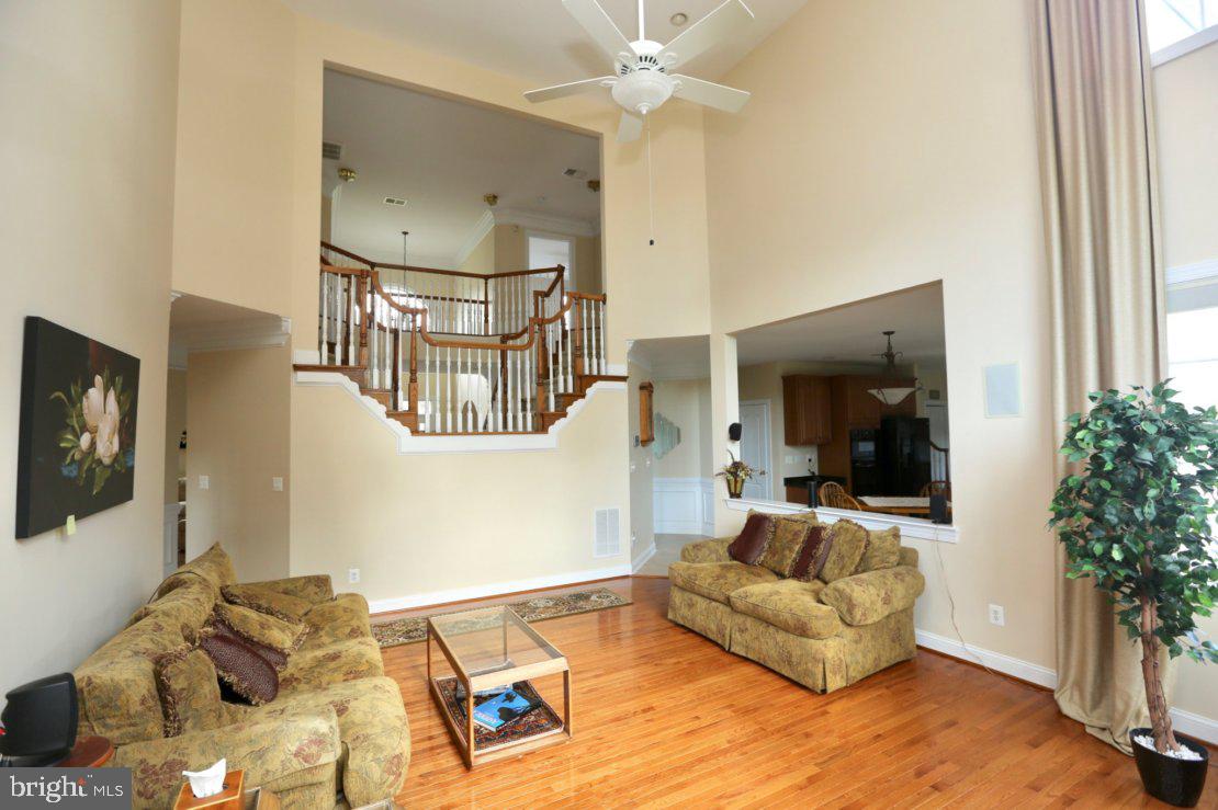 42556 Flemming Drive Chantilly, VA 20152 - Photo 27 of 84 GREAT RM W/PASS THROUGH TO KITCHEN & BREAKFAST RM