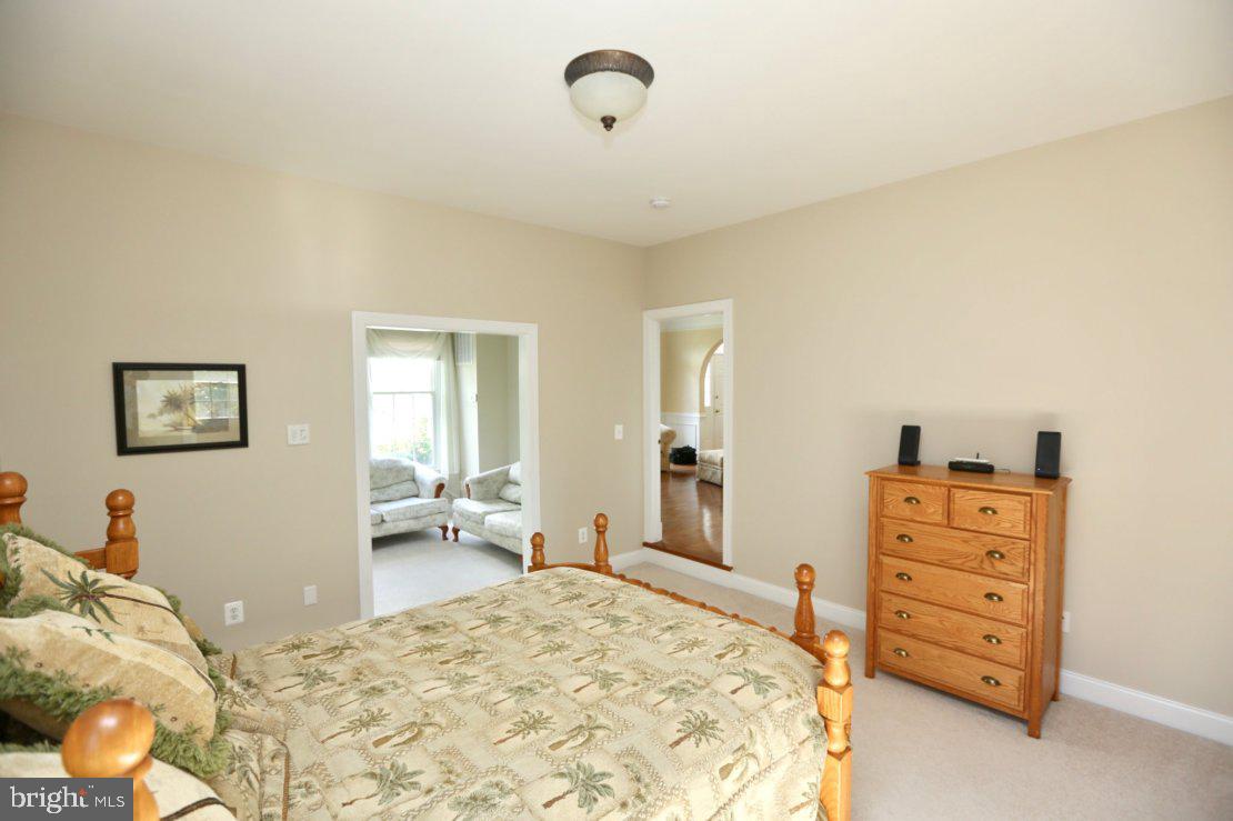 42556 Flemming Drive Chantilly, VA 20152 - Photo 40 of 84 MAIN LEVEL IN LAW SUITE WITH FULL BATH